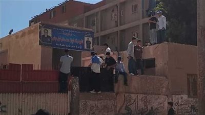 إحالة جميع العاملين بمدرسة ابتدائية في البحيرة إلى التحقيق.. قفلوها وروحوا بدري 