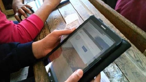 تسليم التابلت أولى