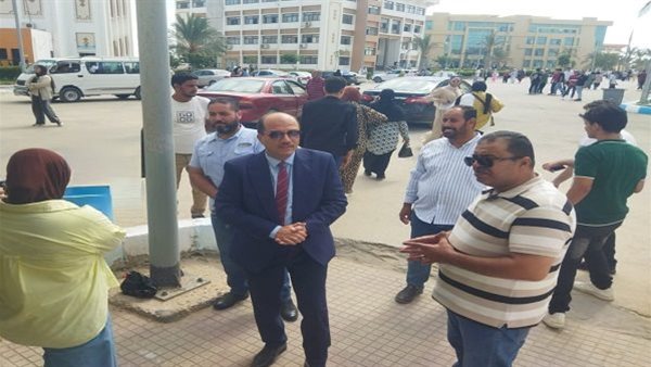 رئيس جامعة العريش