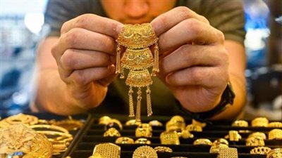 الذهب عيار 21 يتخطى الـ 6 آلاف جنيه.. خبير اقتصادي يكشف