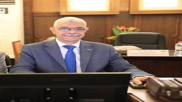 الدكتور أحمد القاصد