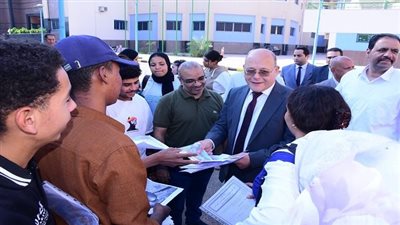 رئيس جامعة سوهاج يتفقد تدريب طلاب الجغرافيا ونظم المعلومات الجغرافية