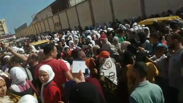 تعدى بلطجية على مدرسة