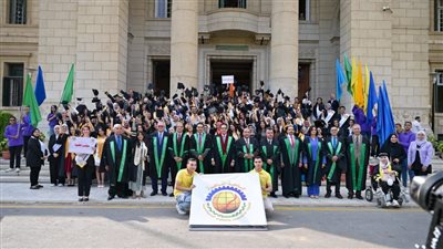  احتفالية كبرى في جامعة القاهرة لتخريج دفعة 2025 من كلية الاقتصاد والعلوم السياسية 