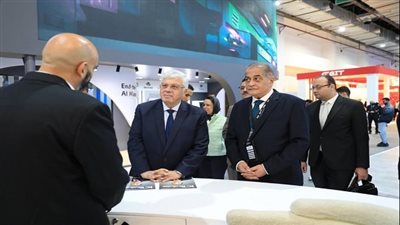 وزير التعليم العالي يستعرض التحول الرقمي والذكاء الاصطناعي داخل Cairo ICT
