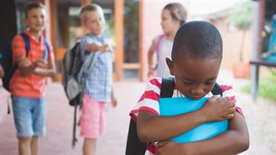 التنمر وآثاره النفسية على الأطفال.. يسبب القلق والخوف المستمر