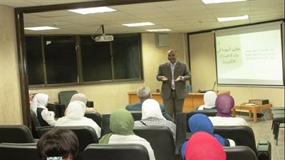 جامعة أسيوط تطلق دورة متقدمة في معايير الجودة للاختبارات الإلكترونية