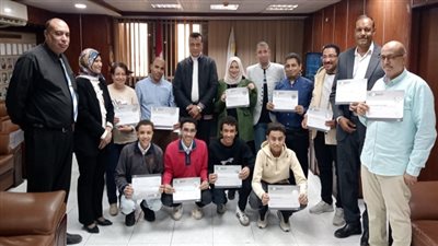 تعليم سوهاج يمنح الطلاب والمعلمين شهادة البرنامج الدولى لعلوم الحاسب الالي وتطبيقات الإنترنت