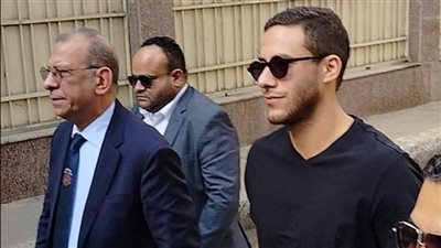 نقل رمضان صبحي إلى الحجز بعد قرار المحكمة بالقبض عليه