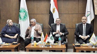 من الأهرامات إلى المتحف الكبير.. تجارة جامعة عين شمس تستضيف الدكتور زاهي حواس