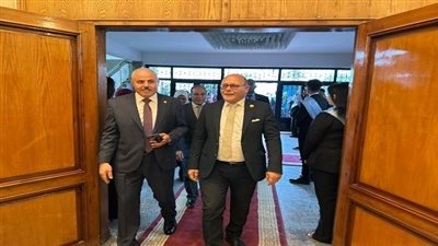 رئيس جامعة سوهاج يحضر اجتماع المجلس الأعلى للجامعات بجامعة قناة السويس