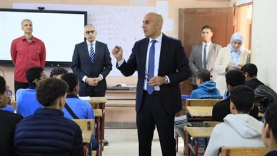 وزير التربية والتعليم يتفقد مدارس بالقاهرة لمتابعة الدراسة