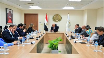 وزير التربية والتعليم يفتح آفاق الشراكات الدولية مع غرفة التجارة الأمريكية لجذب الاستثمارات