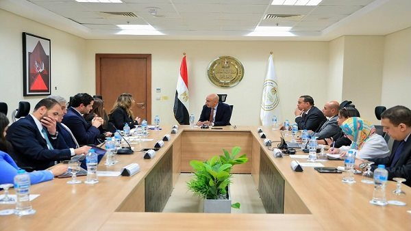 وزير التعليم يستقبل وفد غرفة التجارة الأمريكية    