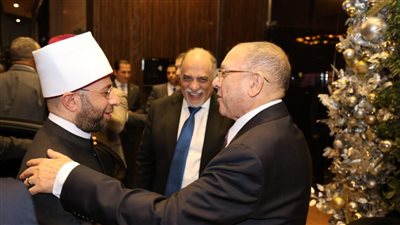 وزير الأوقاف لـ محمد ربيع ناصر: أنت عالما نبيلا يسهم فى رفعت الوطن .. أدامكم الله لمصر وبارك فيكم