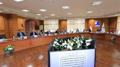 مجلس عمداء جامعة كفر الشيخ يعتمد خططًا تعليمية ومبادرات دولية