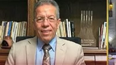 نقيب الأطباء يحذر من العشوائية في زيادة أعداد طلاب كلية الطب 