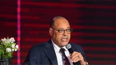 وزير العمل يحدد الإجازات الرسمية مدفوعة الأجر للقطاع الخاص