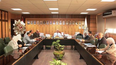 جامعة أسيوط تعلن تعلية أسوار الإسكان الخارجي باستخدام إعادة التدوير