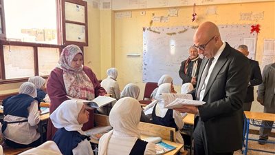 وزير التربية والتعليم يجري جولة مفاجئة بمدارس بني سويف