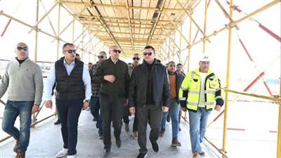 وزير الإسكان يتابع موقف تنفيذ أبراج 