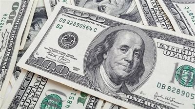 الأخضر الأمريكي يقترب من الـ 50 جنيها.. والدلار يقفز جنيه ويشعل السوق المصرية