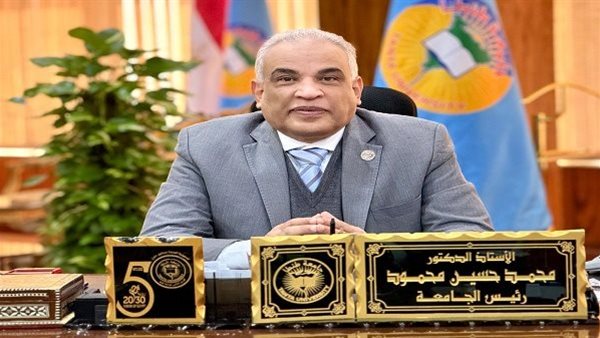 الدكتور محمد حسين رئيس جامعة طنطا    