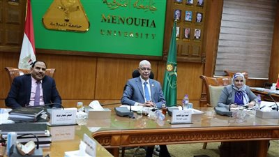 رئيس جامعة المنوفية يترأس لجنة اختيار الأمين العام والمساعد في إطار تطوير القيادات الإدارية العليا