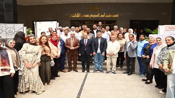 جامعة أسيوط تحتفل بإبداعات طلاب كلية الفنون الجميلة    