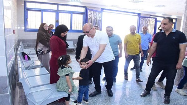 جامعة سوهاج تقدم طفرة في زراعة الأسنان    