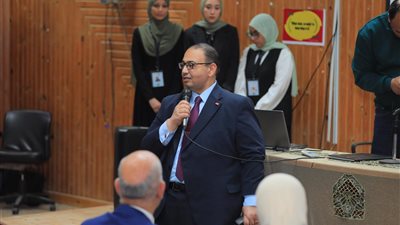 جامعة كفر الشيخ تستعرض إبداعات مترجمي المستقبل: مشروعات تخرج متميزة بآداب الإنجليزية