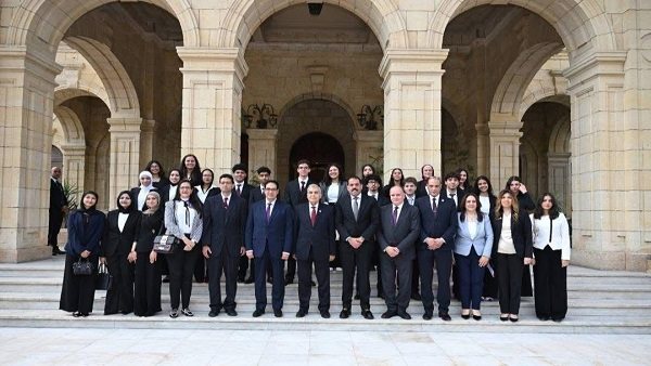 طلاب جامعة القاهرة الأهلية داخل مجلس الشيوخ    