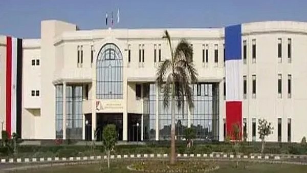 الجامعة الأهلية الفرنسية في مصر    