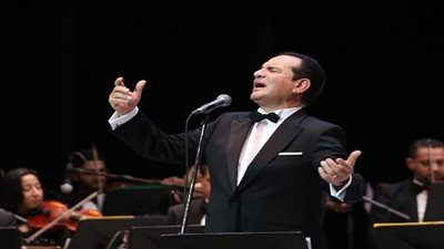 الفنان محمد ثروت    