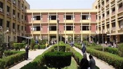 تجارة عين شمس:تأهيل الخريجين للعمل في البنوك و الشركات