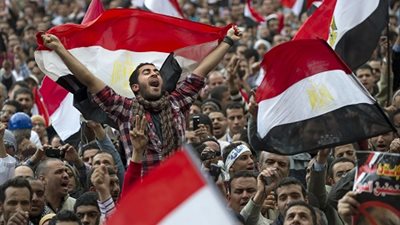 انعكاسات التحول السياسي في الثورتين المصرية والألمانية
في رسالة بألسن عين شمس
