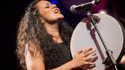 الفنانة دينا الوديدى فى 