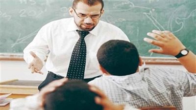 طالب ثانوي يلقن مدرس 