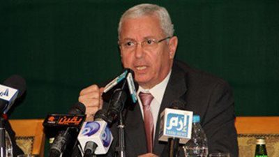 التعليم للطلاب: أحذروا التعامل مع المنظمات الخارجية