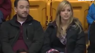 بالفيديو .. شاب وفتاة يحرجان مخرج مباراة علي الهواء ..شاهد ماذا فعلا لن تصدق