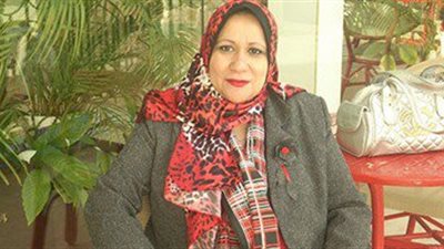 ام تحتفل بـ