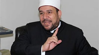 خصم 15 يومًا لإمامين خالفا 