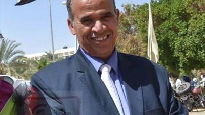 السبورة تهنيء أبو الطاهر لتوليه مدير عام إدارة الخارجة التعليمية