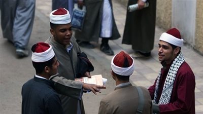 الأزهر: مكأفاة للطالب الملتزم بالزي الازهري