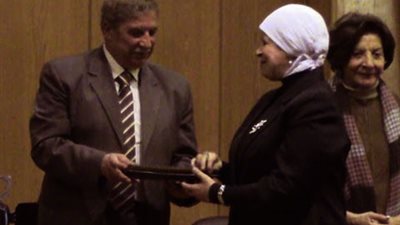محافظ الإسماعيلية يكرم القيادات النسائية بجامعة قناة السويس