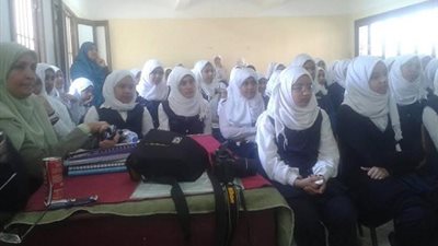 نجيب محفوظ الثانوية تعقد ورشة عمل حول الظواهر المدرسية
