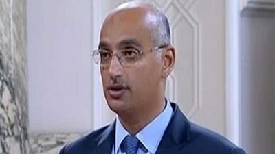 وزير التعليم الفني : إنشاء مراكز لتدريب الطلاب داخل المصانع الكبري