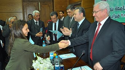 عبد الخالق يشهد حفل توزيع شهادات دورة 