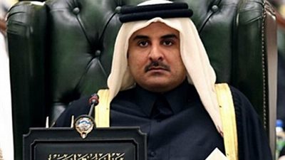 بالفيديو ..شاهد أمير قطر يتعرض لموقف محرج علي الهواء بشرم الشيخ