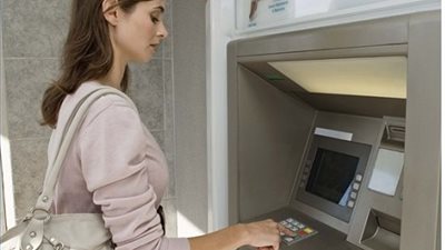 المالية : صرف مرتبات جميع العاملين بالدولة أول ابريل  ببطاقة ATM من خلال 10 بنوك